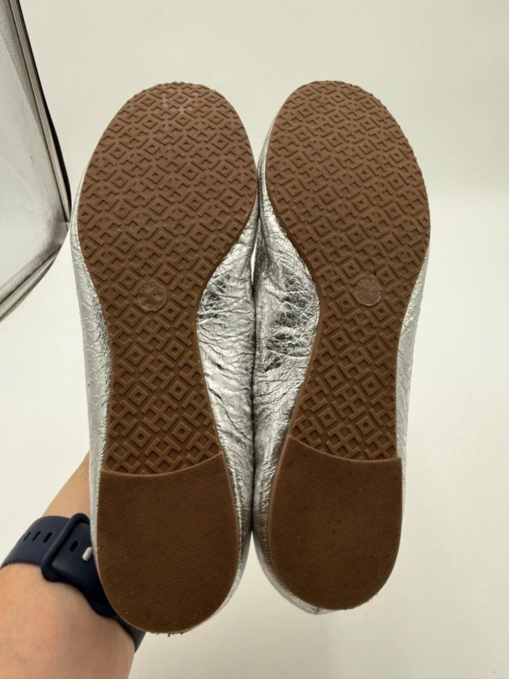 Tory Burch Silver Metallic Leather Minnie Ballet Flats Sz 8  Logo Hardware